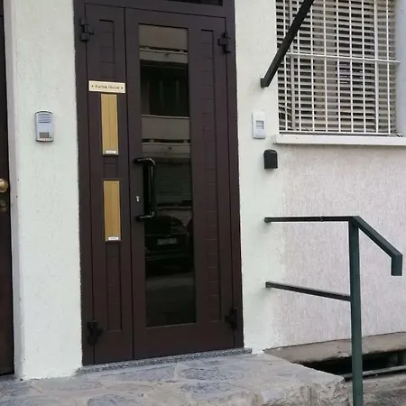 Karina House - 科莫