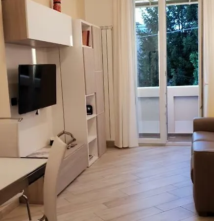 アパート Karina House - コモ