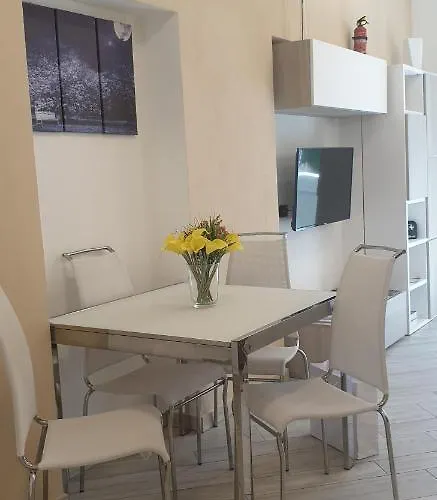 Karina House - * كومو