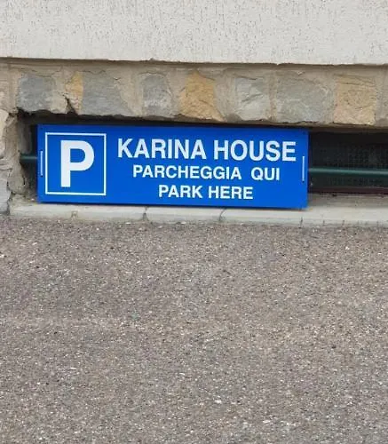 公寓 Karina House -